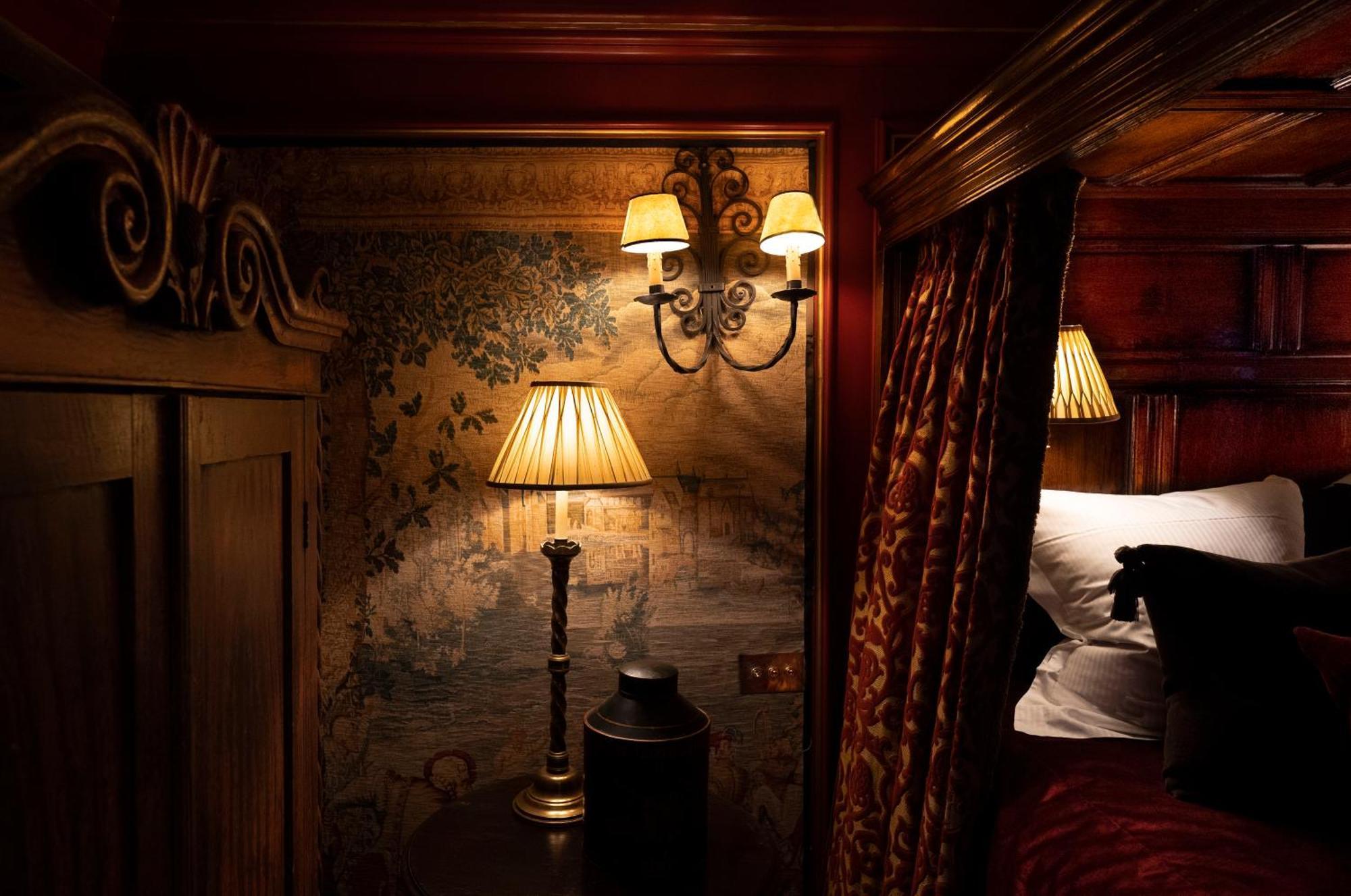 The Witchery By The Castle EDI